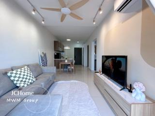 Central Park Stay chill, stay here Netflix House JCHome by MWM - 2