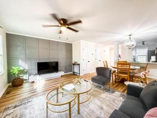 Perfectly located 2 en suite townhome in Raleigh - Raleigh - 1