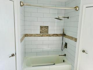 Cozy private room and bath private entrance Perfect gateway - 3