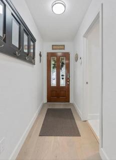 Cozy private room and bath private entrance Perfect gateway - 6