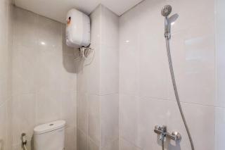 Restful and Cozy Studio at Serpong Garden Apartment By Travelio - 3