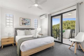 Oxlade Luxury Riverfront Apartments - 3