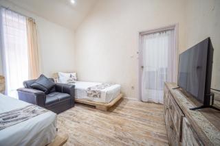 Bamboo Residence, Exclusive Traditional House at Sumba Paradise Beach Resort, 3 Bedroom, 2 Bathroom, Fully Equipped - - 7