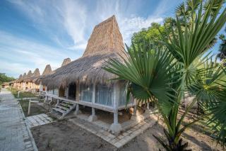 Bamboo Residence, Exclusive Traditional House at Sumba Paradise Beach Resort, 3 Bedroom, 2 Bathroom, Fully Equipped - - 6