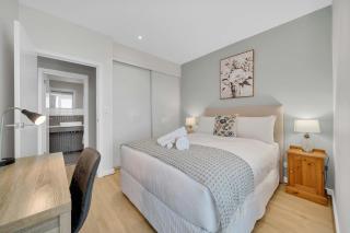 Modern Seaview by Host Solutions - - 1