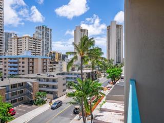 Aqua Aloha Surf Waikiki Hotel, 5 minute walk to the beach - 9