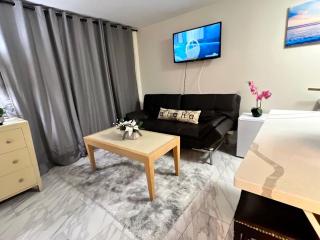 Aqua Aloha Surf Waikiki Hotel, 5 minute walk to the beach - 6