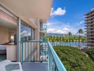 Aqua Aloha Surf Waikiki Hotel, 5 minute walk to the beach - 1