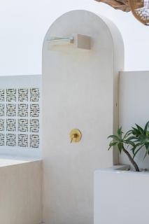 5mins Walk to Seseh Beach, 3BR Villa with 2 Private Pools & Rooftop - 2