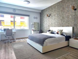 Chateau Chill, High-Rise Dubai Marina Escape - 0