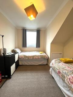 Beach & City Access - 2 Floors, Full Kitchen, Free Parking - 2