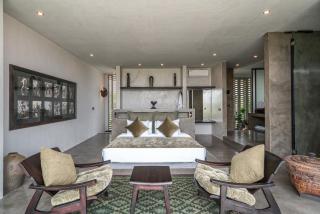 Villa Janka - Brand New Luxurious 6BR Villa with A Huge Pool - Munggu - 4
