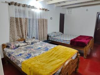Doddagadde Stays - Near to Ettina Bhuja trekking - Mudigere - 2