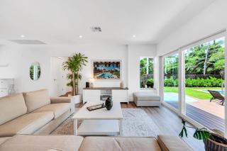 Centrally Located Heated pool Lush Tropical Surrounding Oasis Key RESlDENCES - Fort Lauderdale - 9