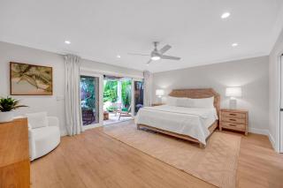 Heated pool Lush Tropical Surrounding Castaway Key RESlDENCES - Fort Lauderdale - 6