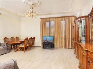 Katsin Building! 2 Bedroom Large apt with a Balcony! - Erevan - 9