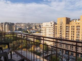 Katsin Building! 2 Bedroom Large apt with a Balcony! - Erevan - 1
