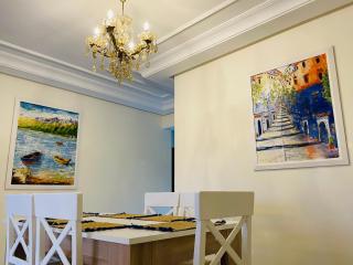 Appartement Charmant au Coeur de Tanger avec Vue sur la Mer, Cosy Balcon, 2 Salles de Bain, WIFI, AC, IPTV - Tangeri - 7