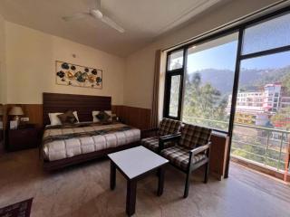 Hotel Hadley - - 3