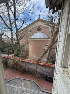 Historic White Mansion Bosphorus & Church View - Istanbul - 9