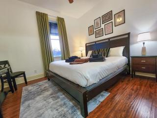 Modern King bed Haven, Free parking, Pool, Balcony - Santa Rosa Beach - 3