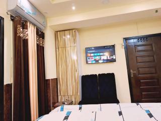 1 Room Luxury Furnished Hotel Al Amanah - Islamabad - 9