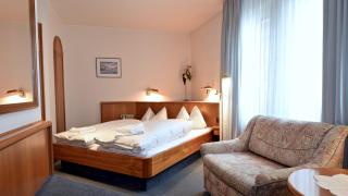 Hotel Pflum mit Gästehaus - Nürtingen - 5