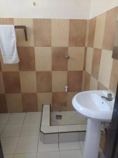 Cowry shel 1 bedroom sea view apartment bamburi beach - Mombasa - 6
