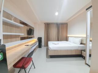 Elegant and Comfortable Studio Patraland Amarta Apartment By Travelio - Beran-kidul - 5