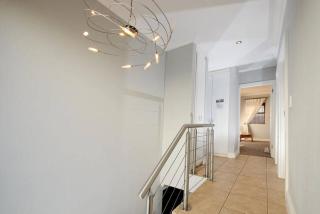 Relax in Style at this 3-Bedroomed Langebaan Holiday House - Langebaan - 4