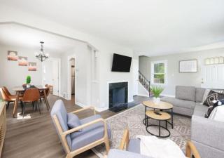 Modern 3BR home next to park, office space, & more - - 9