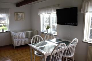 Landet Bed and Breakfast - 8