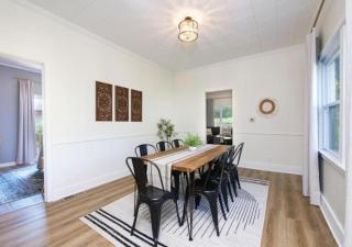 5 Bedroom Home Walking Distance to Beach - 2
