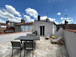 La Salamandre - Situé en plein coeur de ville et proche des thermes - 0