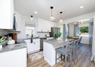 5 Bedroom Home Walking Distance to Beach - Port Clinton - 0