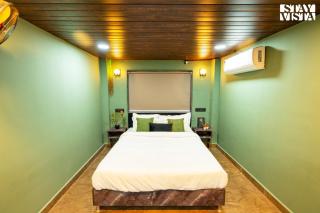 StayVista at The Cloudscape with WiFi, Lawn, AC - Pune - 4