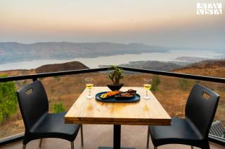StayVista at The Cloudscape with WiFi, Lawn, AC - Pune - 9