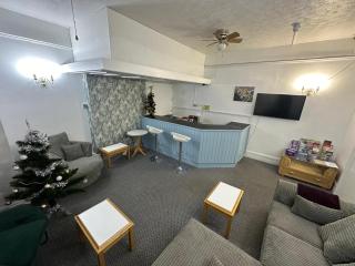 Sunnydene - Large Home - Great Yarmouth - Sleeps 20 - Great Yarmouth - 8