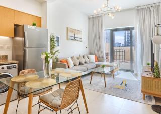 Fully Furnished 1 Bed in Business Bay, Hosted by Desert City Stays - Dubai - 0