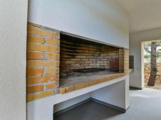 RE with pool and spa Comfortable holiday residence - Slivnica - 4