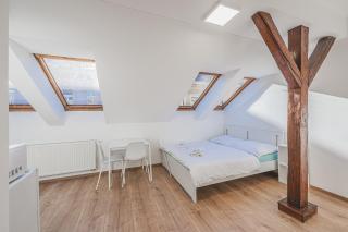 Flat Near Prague Castle Stylish & Prime Location 4 - Praga - 0