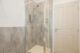 Apartment 3, King's Court - 8