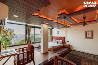 StayVista's Sunflower Villa - Mountain-View Retreat with Pool & Games Room - Panchgani - 3