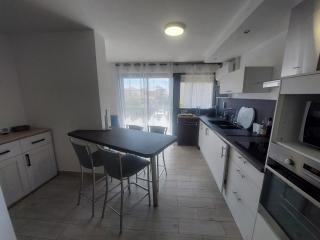 Studio Cabine Climatisé à 150m de la Mer - Parking Privatif - Animaux Acceptés - FR-1-776-100 - Saint-Cyprien - 0