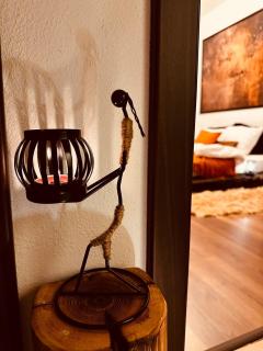 Orange byt s parkovacím místem v centru města - 1