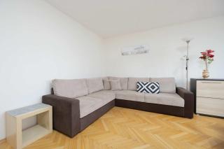 Jasny Apartament z Dwoma Sypialniami i Biurkiem by Noclegi Renters - 4