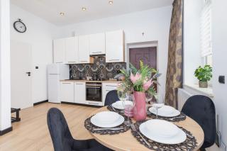 Ariańska Studio with Mezzanine Cracow Center by Noclegi Renters - 7