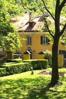 Schloss mit eigenem Garten und Parkplatz G - 6
