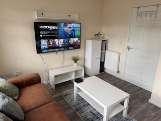 Large 3-Bed House near Etihad & Coop Live - Manchester - 0