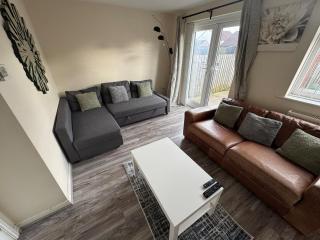 Large 3-Bed House near Etihad & Coop Live - Manchester - 1